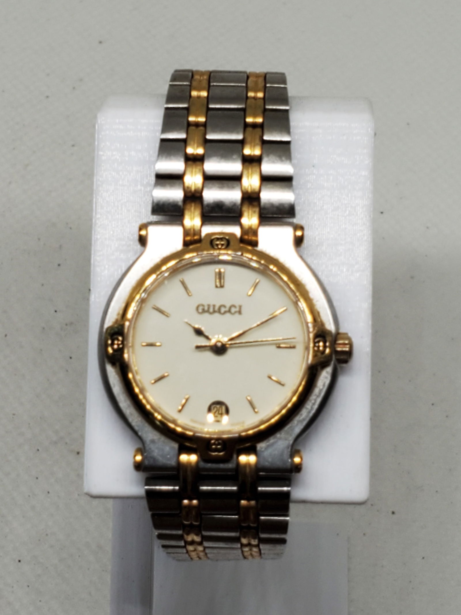 Gucci 9000L Women?s Swiss Quartz Dual Tone Watch White Dial Date Display, 1990s (1 of 13)