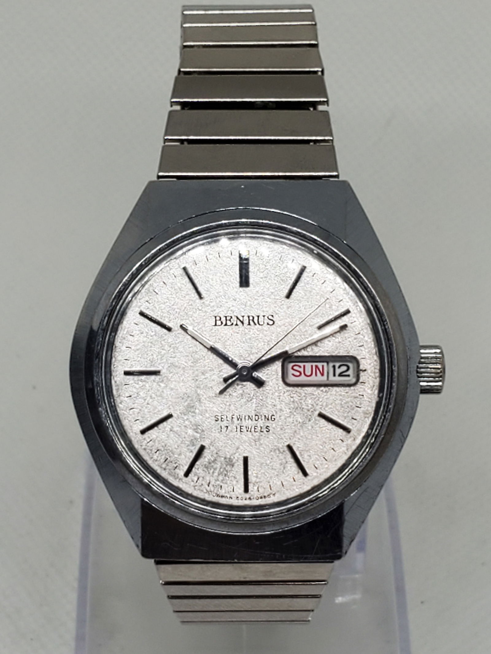 Vintage Benrus Automatic 17 Jewels Watch Frosted Silver Dial, DayDate 38mm, circa 1975 to 1980 (1 of 11)