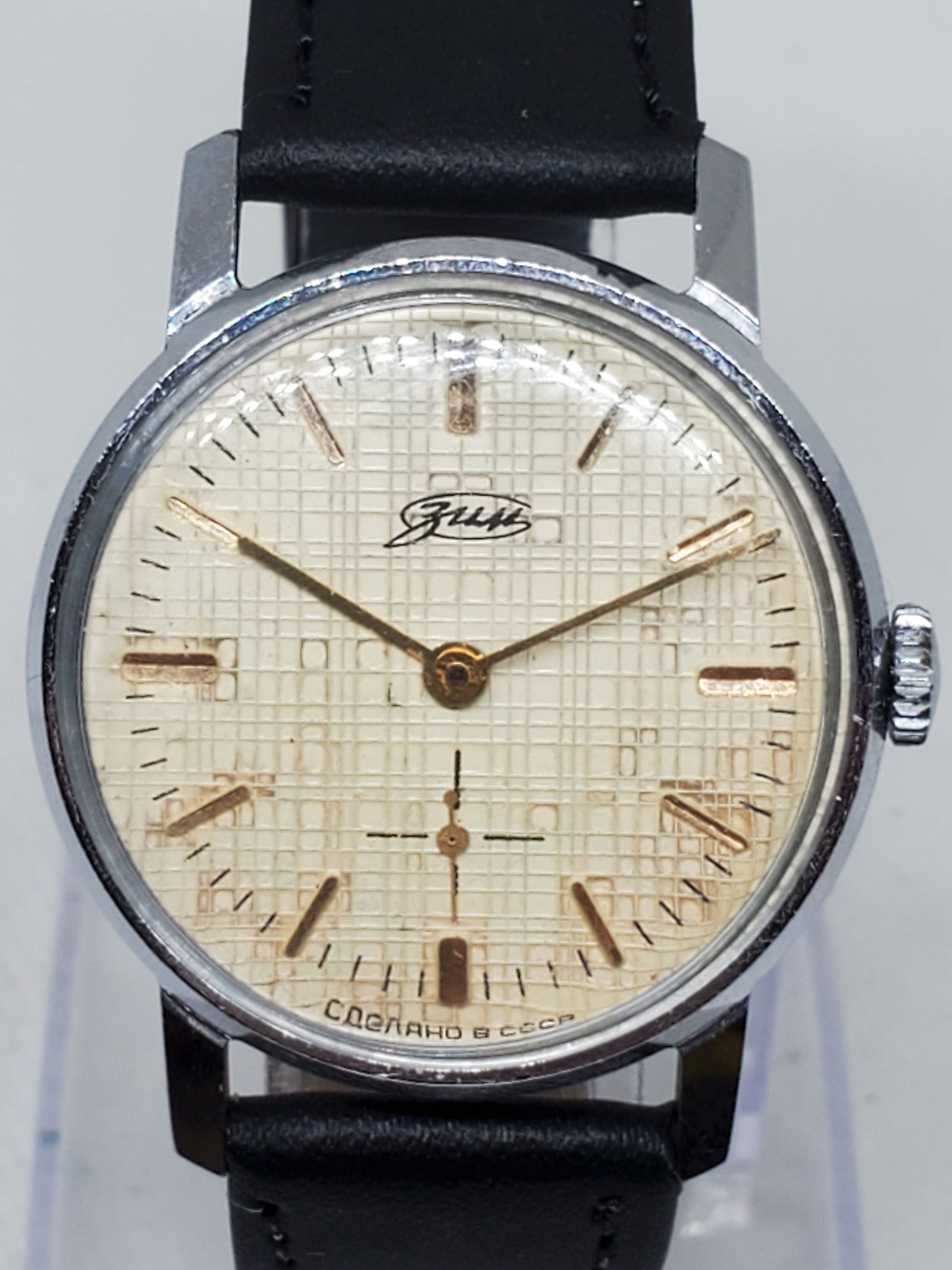 Vintage ZIM Pobeda 2602 Classic Soviet Watch Manual Wind USSR 34mm Working, late 1970s to early: This vintage ZIM Pobeda 2602 Classic watch captures the essence of Soviet-era craftsmanship, combining simplicity and durability with timeless elegance. The watch features a silver-tone round case wit