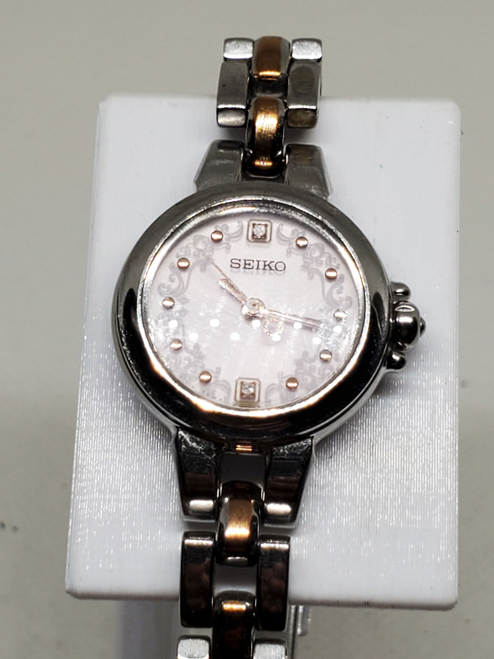 Seiko Solar V117 0AG0 Women?s Diamond Dial Dress Watch Elegant Two Tone, 2010s (1 of 11)