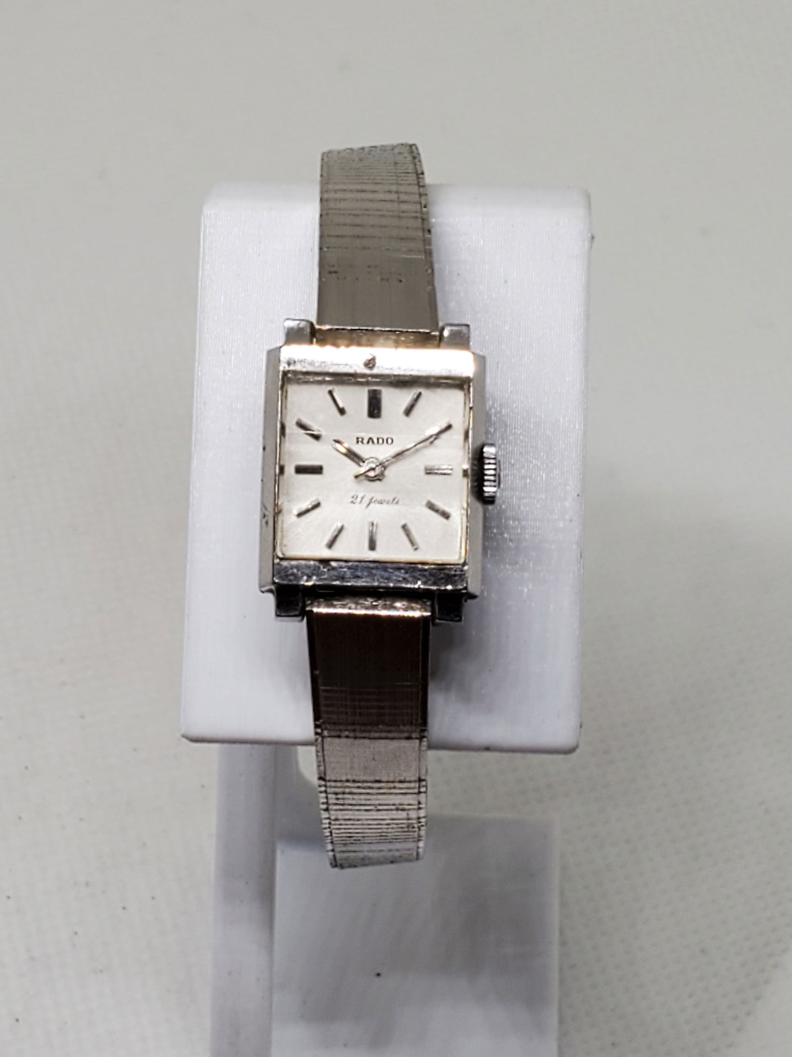 Rado Silver Manual Watch, 1970s, Working: Experience the timeless elegance and Swiss craftsmanship of the Rado A202457, a luxury timepiece designed for those who appreciate refinement and quality. Featuring a sleek silver case and matching si