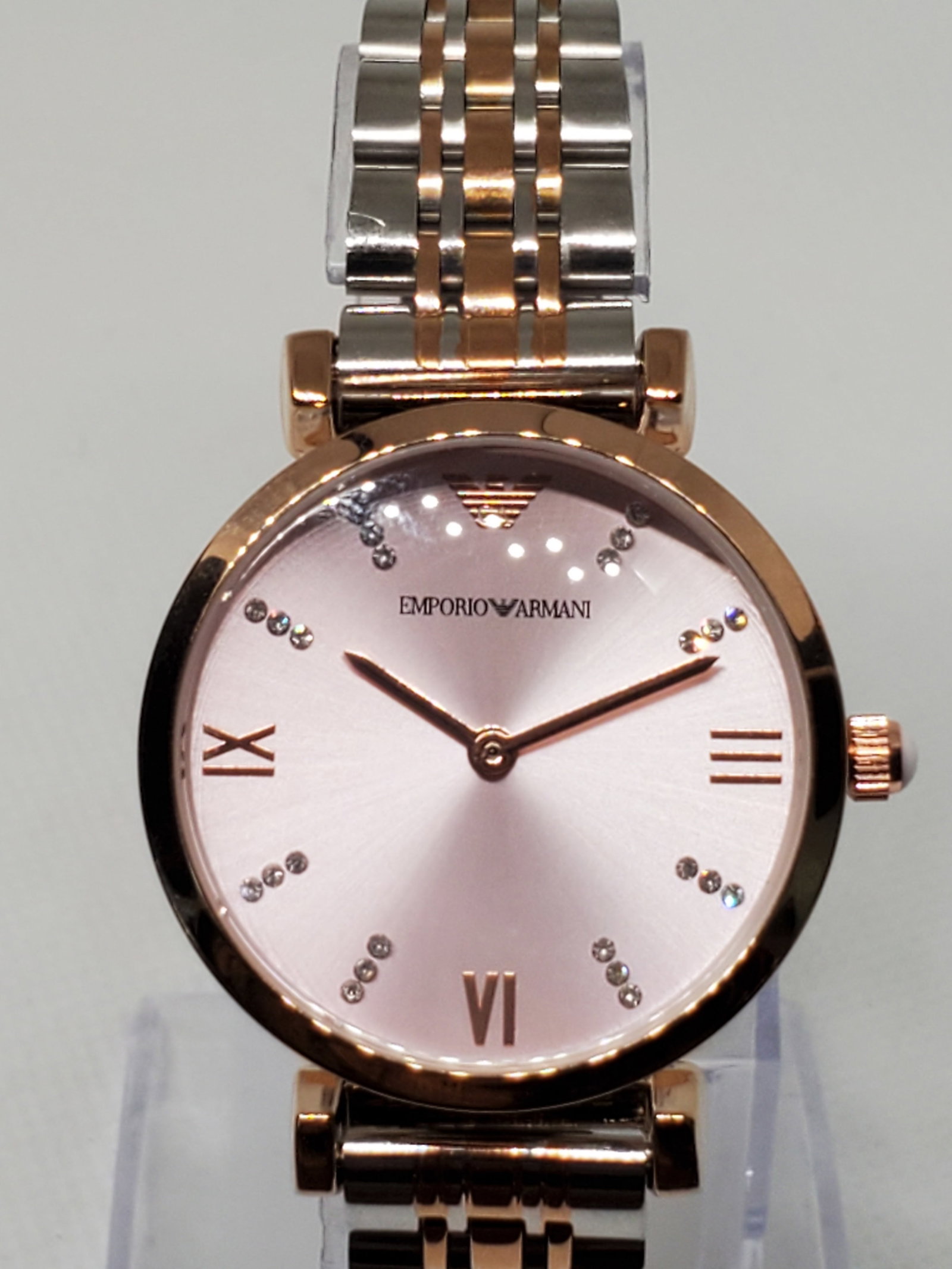 Emporio Armani Rose Gold With Stones Ladies Watch, Working: Elevate your style with the Emporio Armani AR 11206 in working condition, a timepiece that exudes elegance and sophistication. This rose gold case watch is designed for those who appreciate luxury wit
