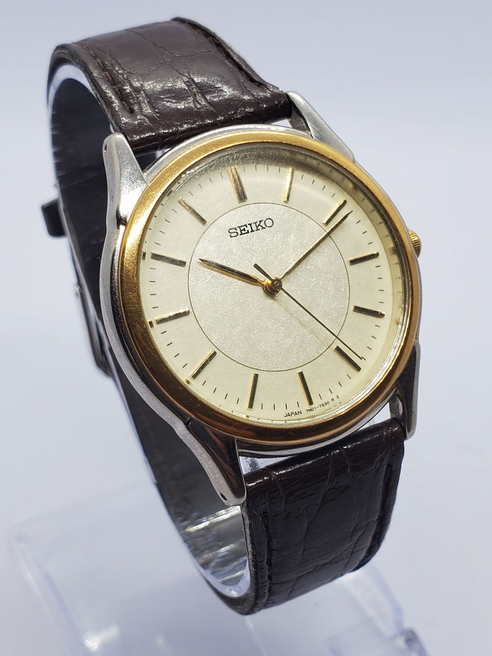 Vintage Seiko 7N01 Quartz Dress Watch Gold Bezel Champagne Dial 34 mm, 1995, Working (1 of 10)