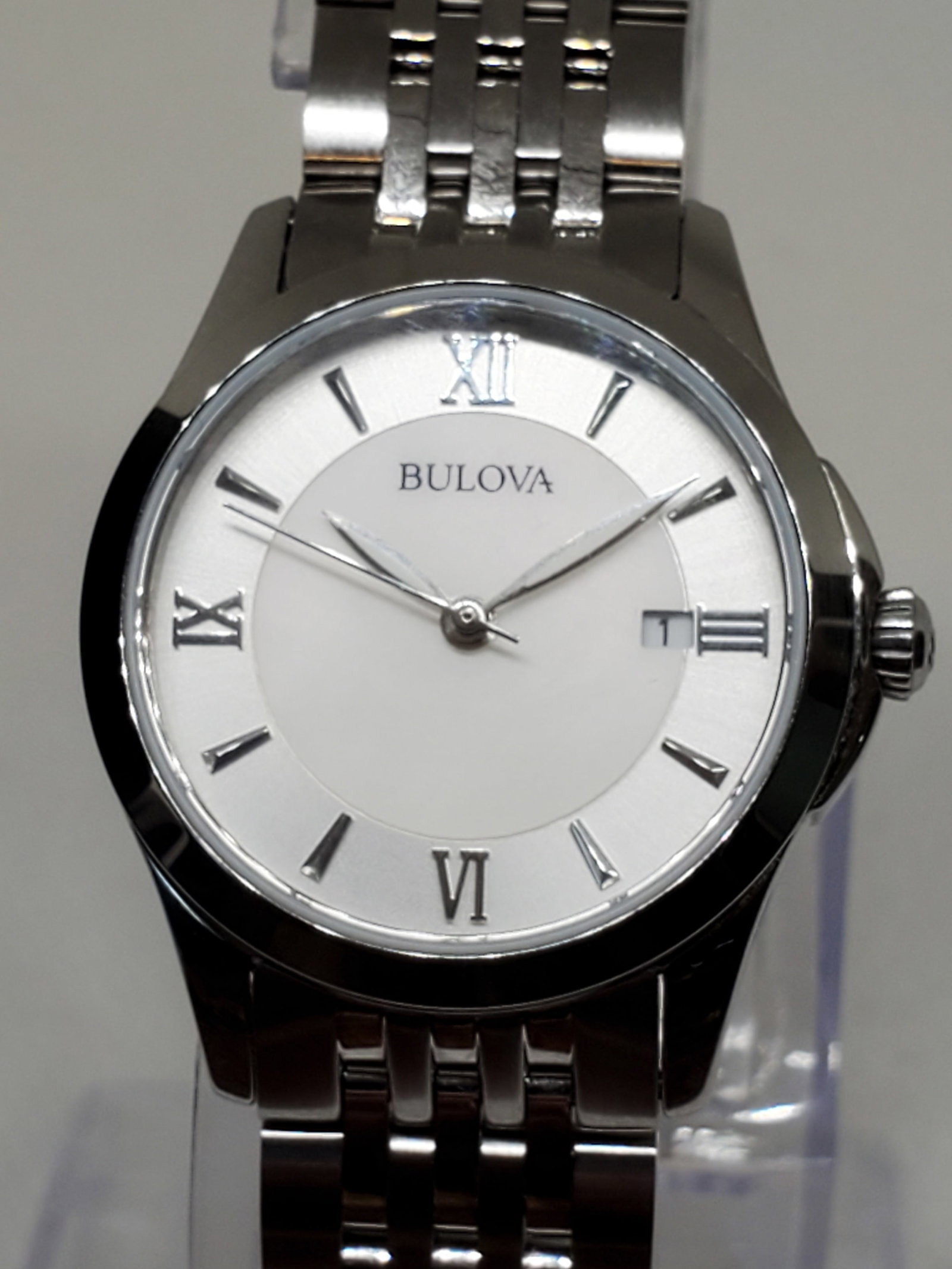 Bulova SIlver Tone Ladies Watch, 2020s, Working: Bulova C8692090 in operating condition, a sophisticated dress watch that embodies the prestige and refinement of the Bulova brand. This exquisite timepiece features a silver tone case that beautifully