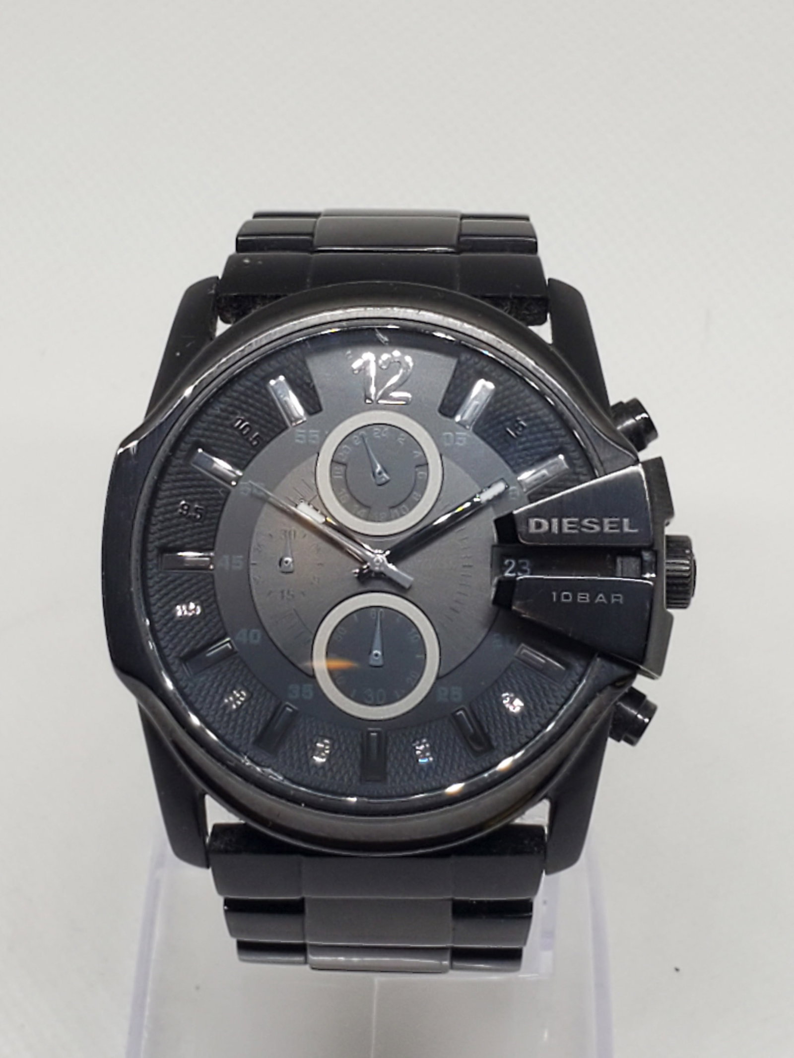 Diesel DZ4180 Black Chronograph Quartz Men?s Watch 46mm Bold Sports Design, 2010s, Working: This Diesel DZ4180 Quartz Chronograph exemplifies bold design and contemporary style, making it an excellent timepiece for those who appreciate power and presence on the wrist. Featuring a striking 46