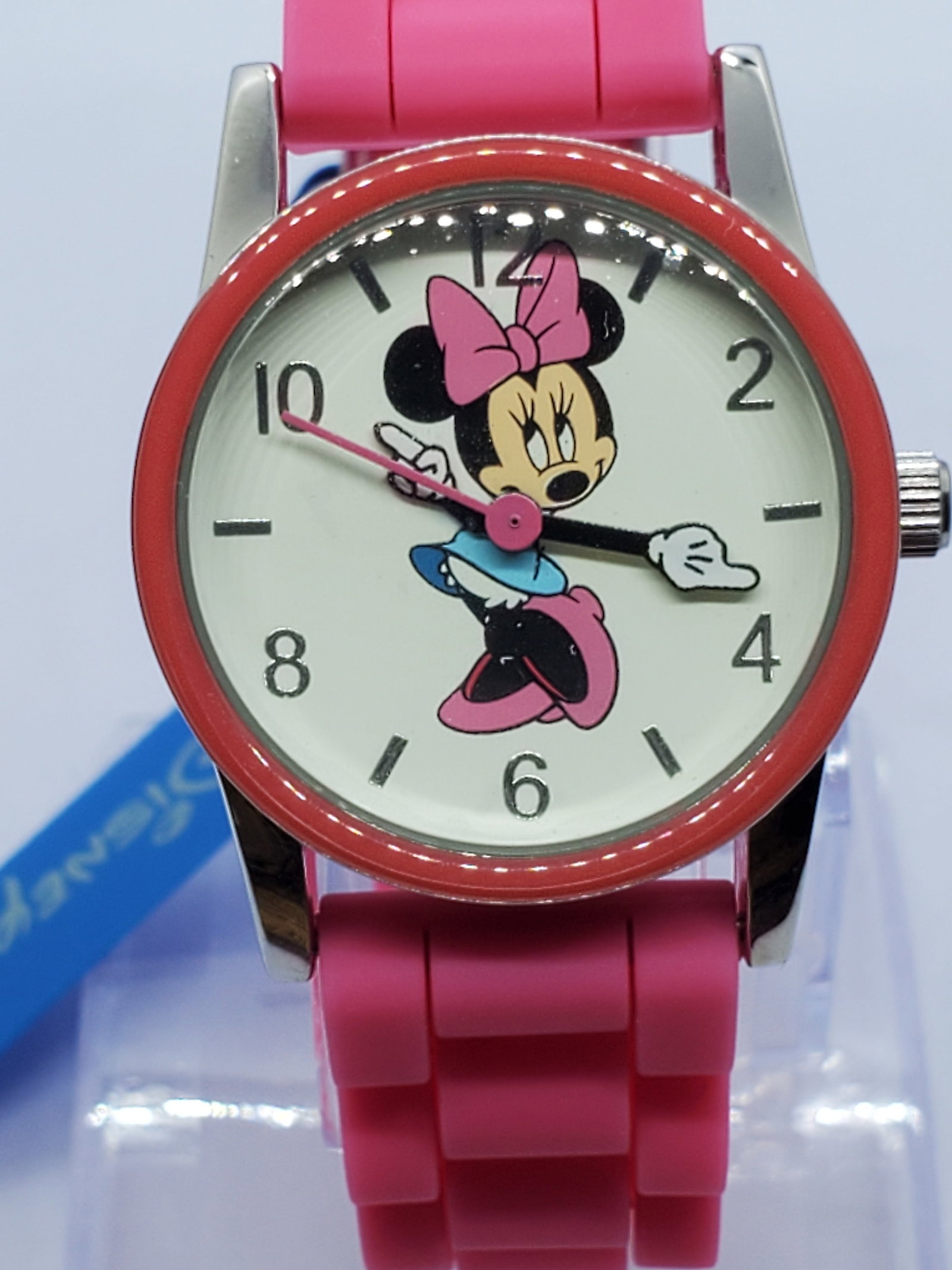 Disney Minnie Mouse Quartz Watch Pink Strap New in Box 28mm Cute Classic, 2015 to 2020, Working: Charming and collectible, this Disney MIN080 quartz watch captures timeless elegance with playful character appeal. Featuring a silver tone case, crisp white dial adorned with Minnie Mouse, and black