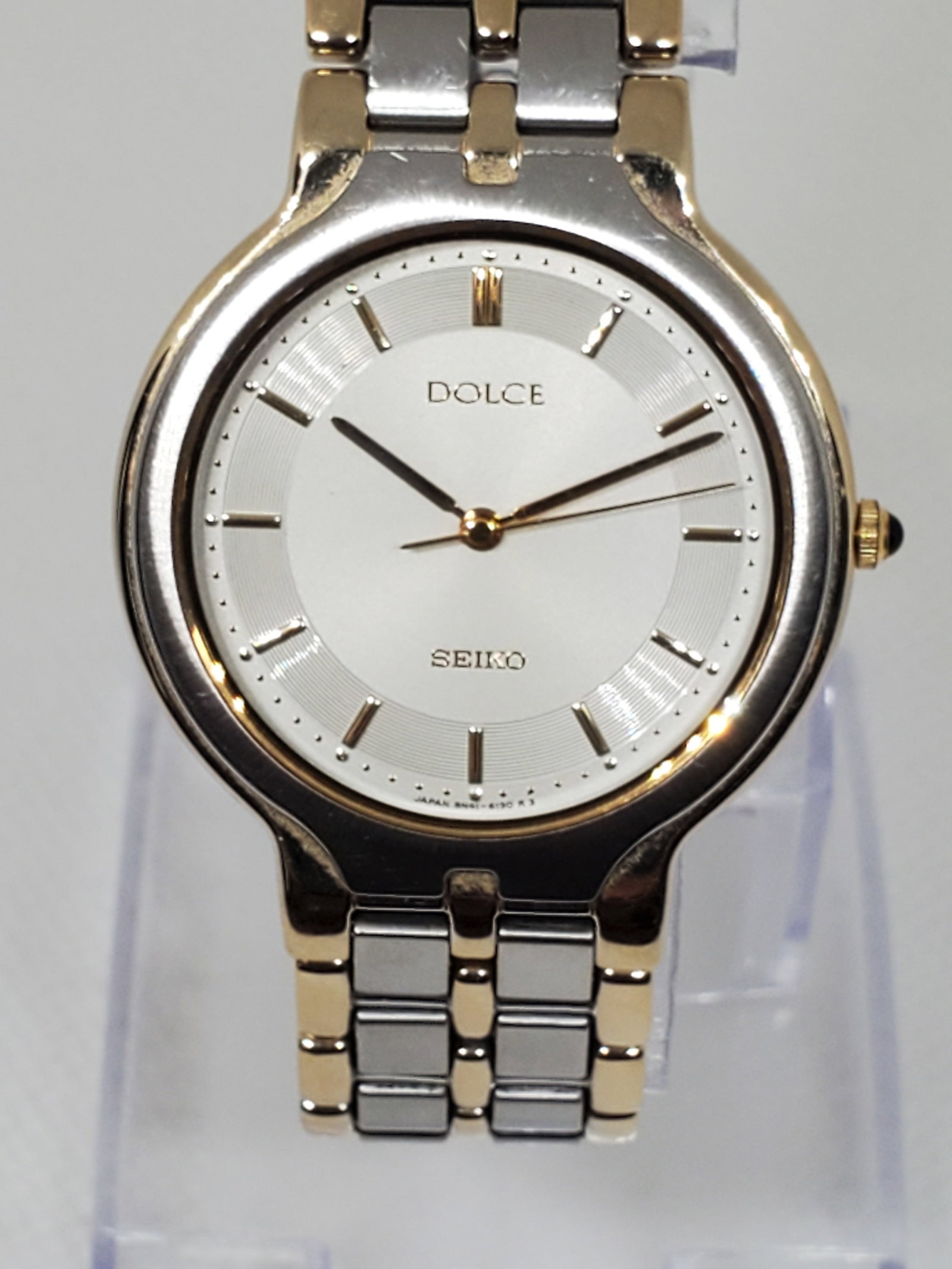 Seiko Dolce 8N41 6100 Quartz Dual Tone Watch 32mm Like New, 1990s, Working: This Seiko Dolce 8N41 6100 embodies refined elegance with its dual tone case and bracelet, featuring a sophisticated silver dial accented by gold markers. Powered by a reliable quartz movement, it ble