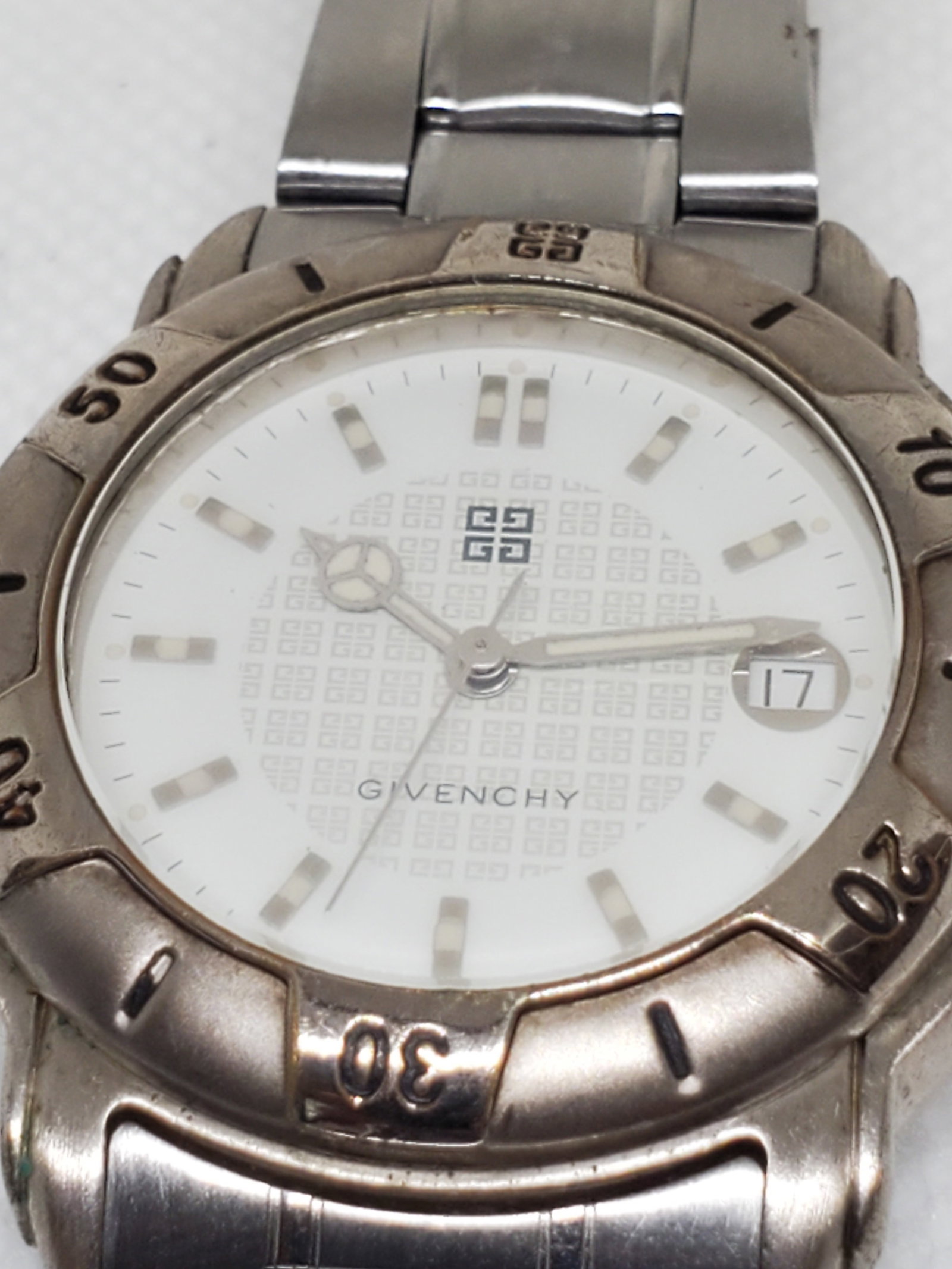Givenchy Life Watch, Working - 3