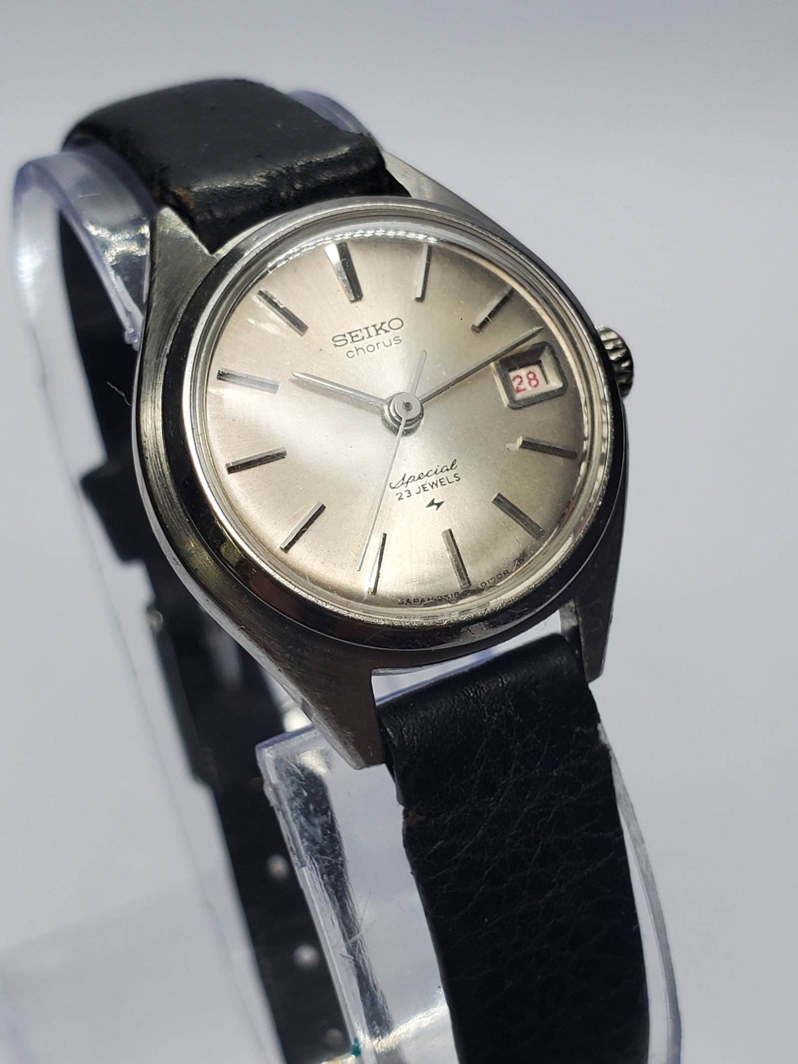 Seiko Chorus 23 Jewels Date Dress Manual Watch, 21mm, 1967, Working: This elegant Seiko Chorus Special 23 Jewels dress watch reflects the refined craftsmanship that has defined Seiko since its founding by Kintaro Hattori in 1881 in Tokyo, Japan. Known for innovation an