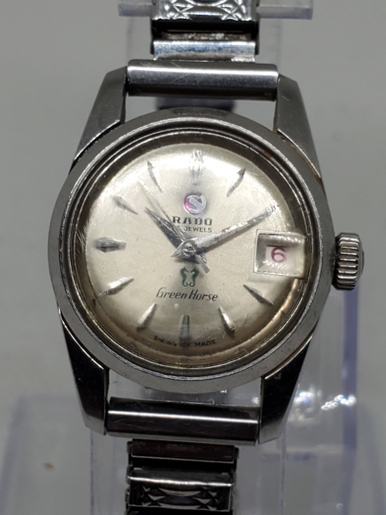 Vintage Rado Green Horse Automatic 33mm Silver Dial Swiss Made Dress Watch, circa 1965 to 1968,: This elegant vintage Rado Green Horse Automatic watch embodies the prestige and craftsmanship for which Rado has been celebrated since its founding in 1917 in Lengnau, Switzerland by brothers Fritz, E