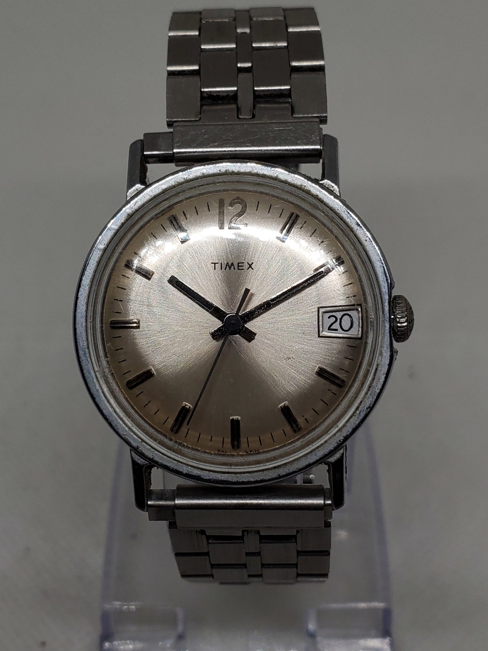 Vintage Timex Manual Watch 34mm, late 1970s, Working (1 of 12)