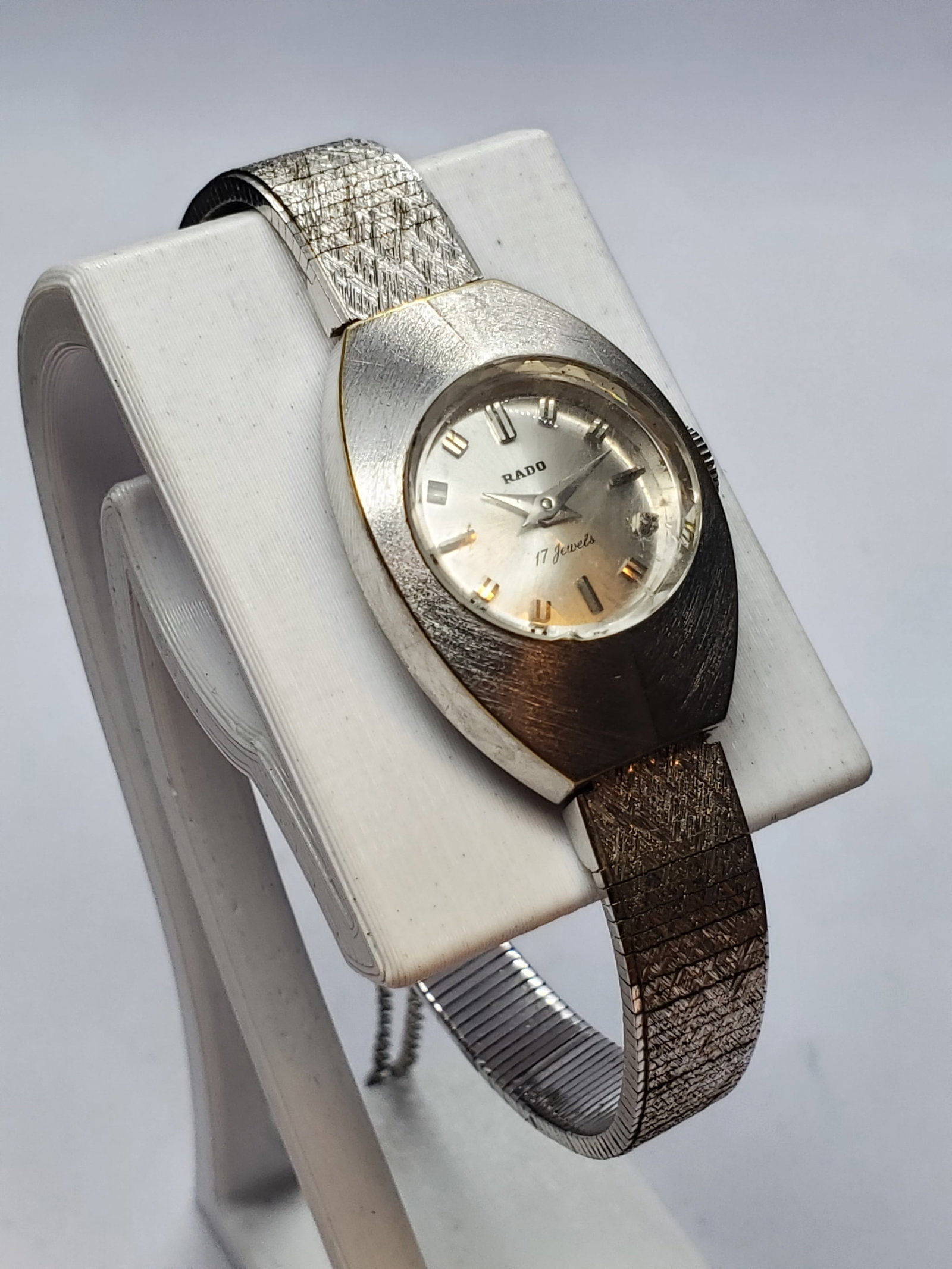 Vintage Rado 17 Jewels Manual Swiss Watch, 18x27mm, 1960s, Working: Elegant vintage Swiss design meets collectible heritage in this Rado manual wind ladies dress watch, reference A458603. Founded in 1917 in Lengnau, Switzerland by the Schlup family, Rado earned global