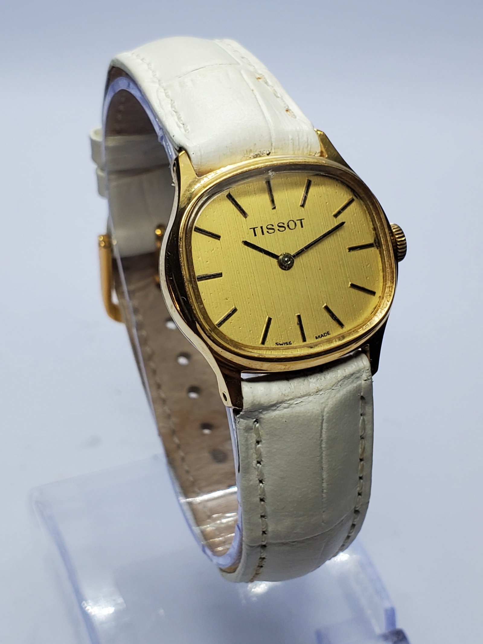 Tissot Gold Plated Manual Swiss Watch, 26x23mm, 1970s, Working (1 of 11)