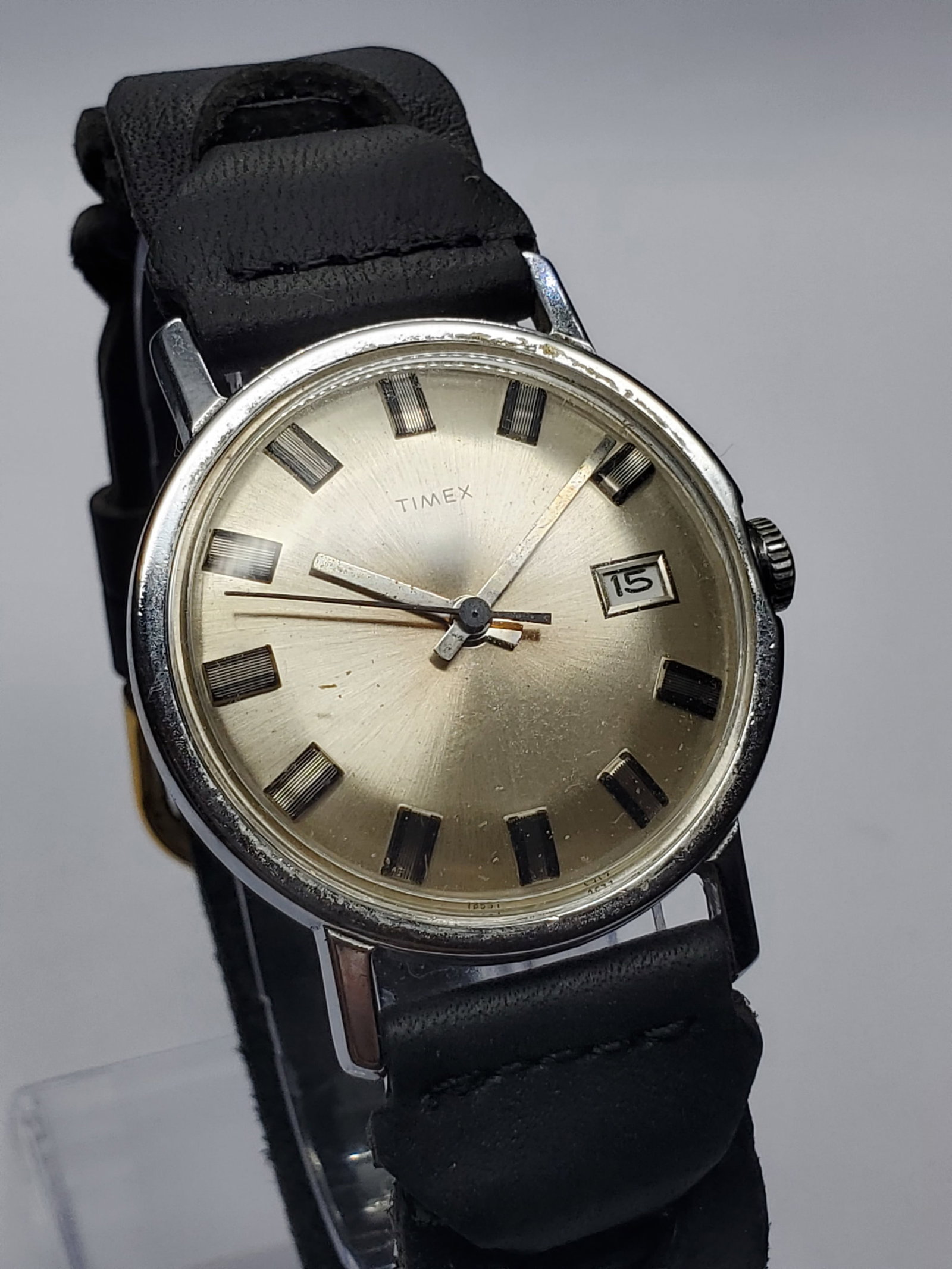 Vintage Timex Mercury Manual Wind Date Watch Silver Starburst Dial 33mm Classic, 1973, Running (1 of 12)