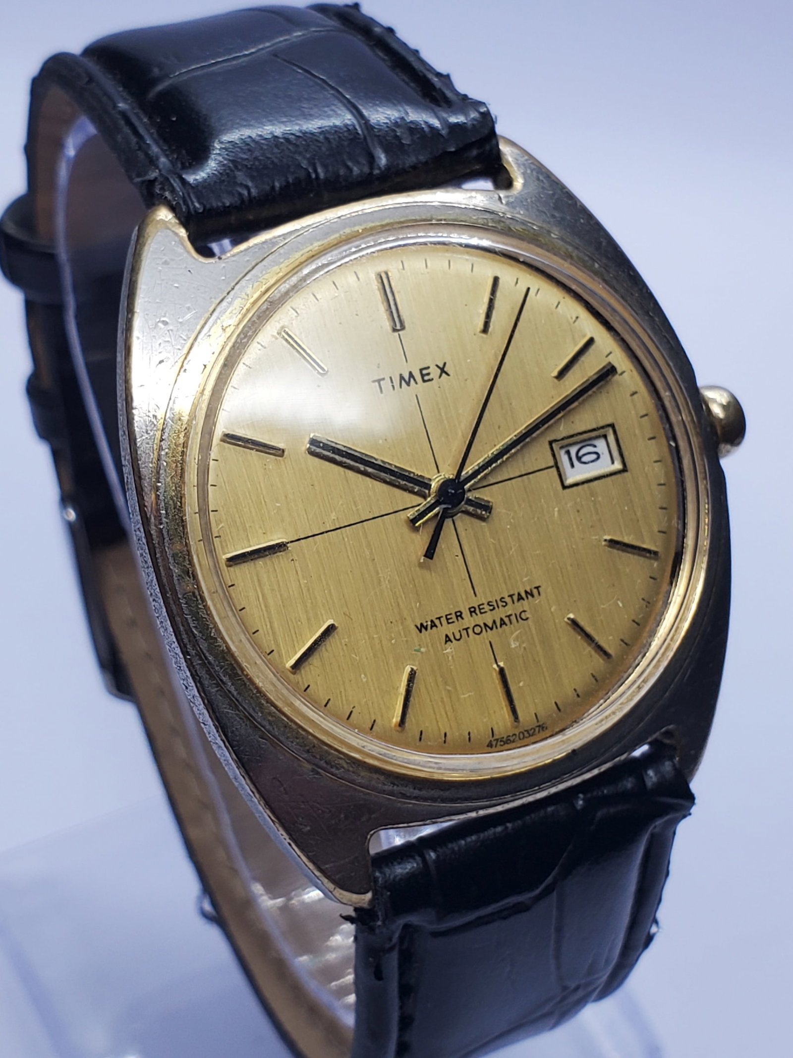 Vintage Timex Viscount Automatic Gold Linen Dial Watch, 34mm, 1976, Running: Vintage Timex Viscount Automatic dress watch, reference 4756203276, featuring a classic gold tone case, elegant gold linen dial, and convenient date display at 3 o?clock. Powered by a reliable automat