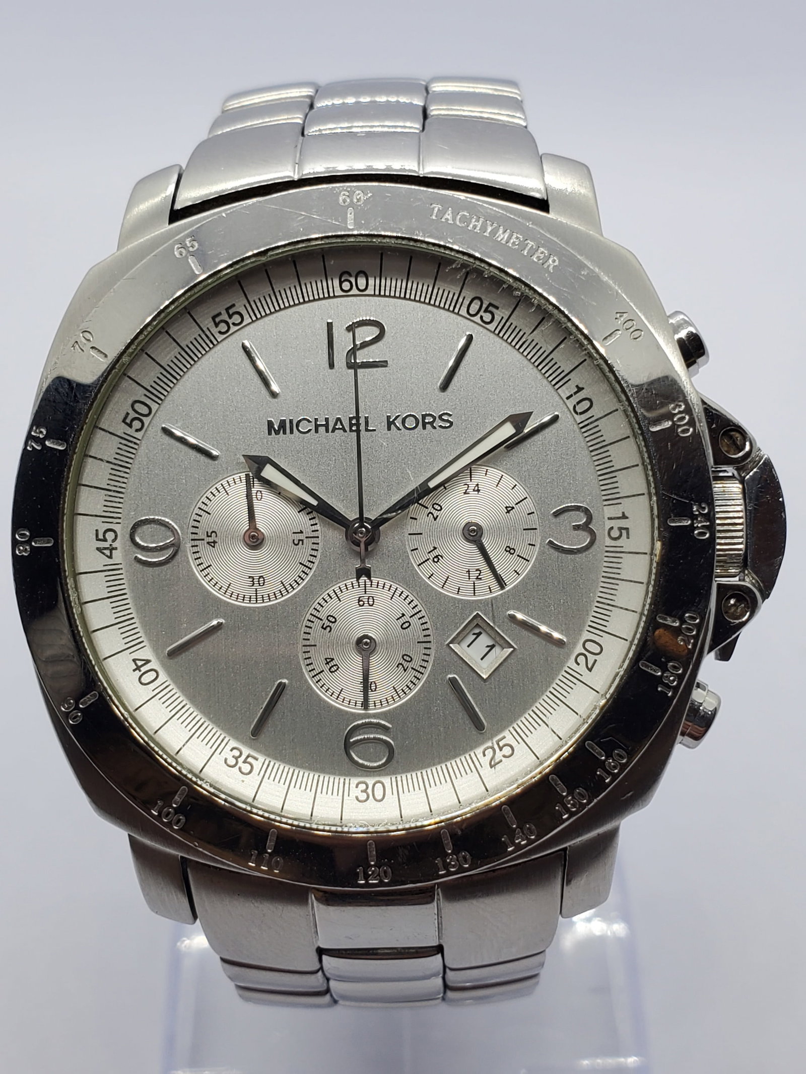Vintage Michael Kors MK8057 Silver Chronograph Tachymeter 43mm Sport Watch, 2012 to 2015, Running