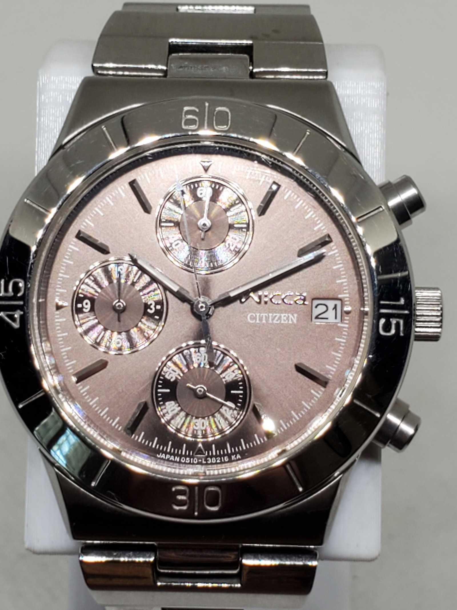 Vintage Citizen Wicca Champagne Dial Chronograph Watch, 34mm, 2000s, Running: Add timeless elegance to your collection with this Citizen Wicca Chronograph Quartz ladies watch, a sophisticated blend of sporty functionality and refined Japanese craftsmanship. Citizen was founded 