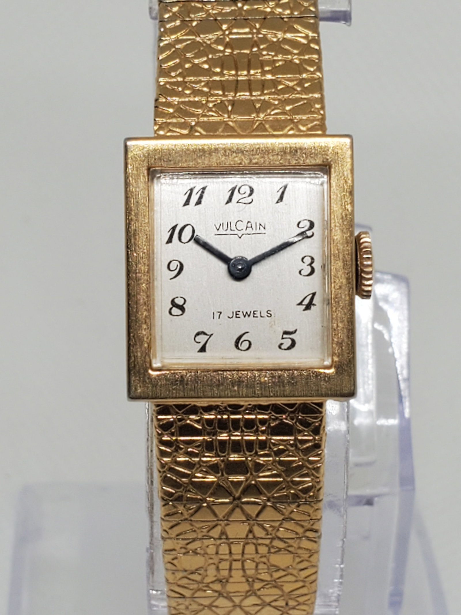 Vintage Vulcain Squareline Gold Plated, 20mm Manual Watch, 1960s, Running: Vulcain Squareline Manual Luxury Watch Elegance meets heritage in this Vulcain Squareline, a pristine vintage timepiece that embodies both prestige and craftsmanship. The refined gold plated case and 