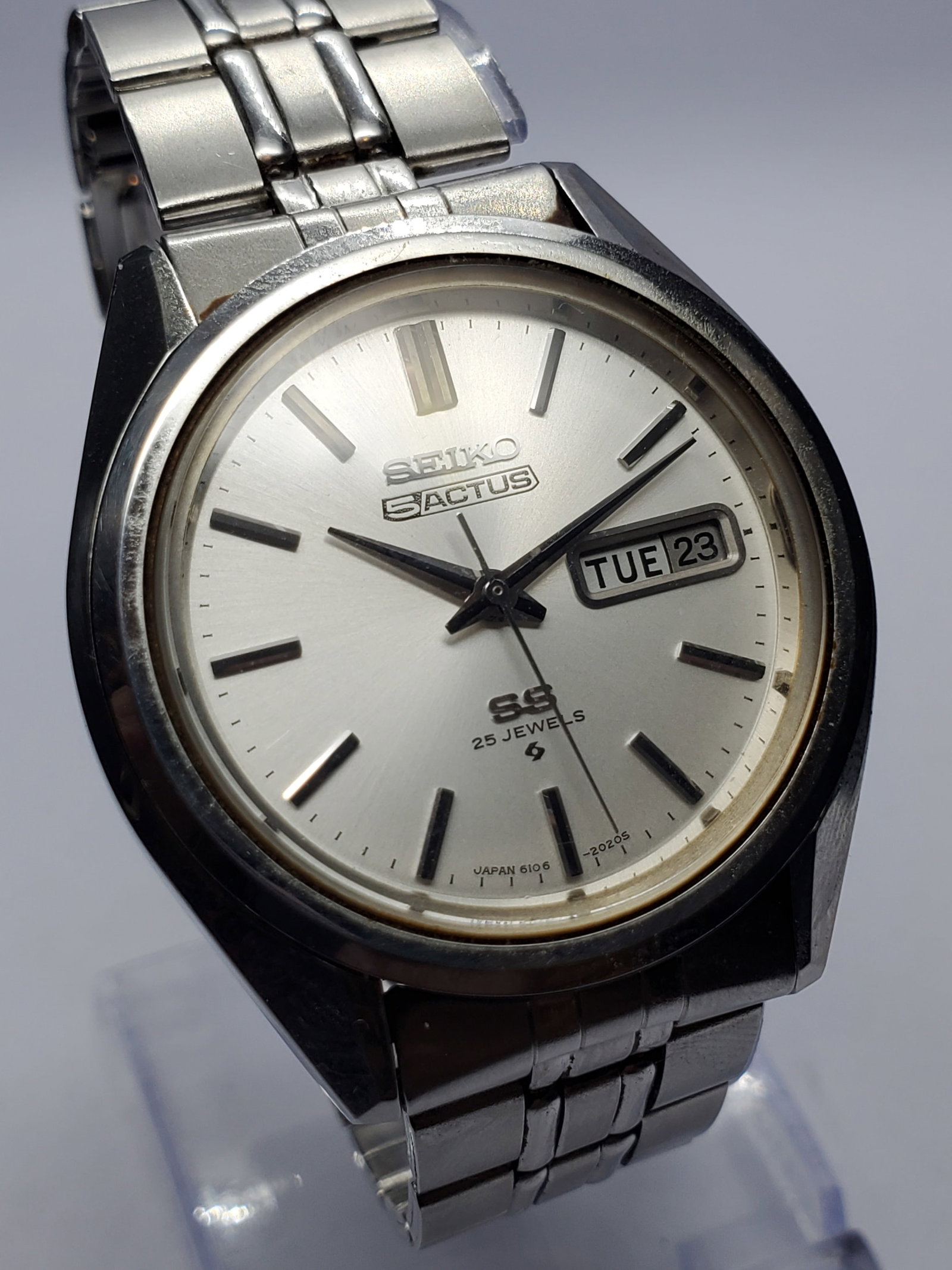 Vintage Seiko 5 Actus SS 6106-7740 Automatic 25 Jewels Dress Watch, 37mm, 1974, Running: Experience classic Japanese craftsmanship with this vintage Seiko 5 Actus SS Model 6106-7740 automatic dress watch, a refined timepiece from one of the world's most respected watchmakers. Founded by K