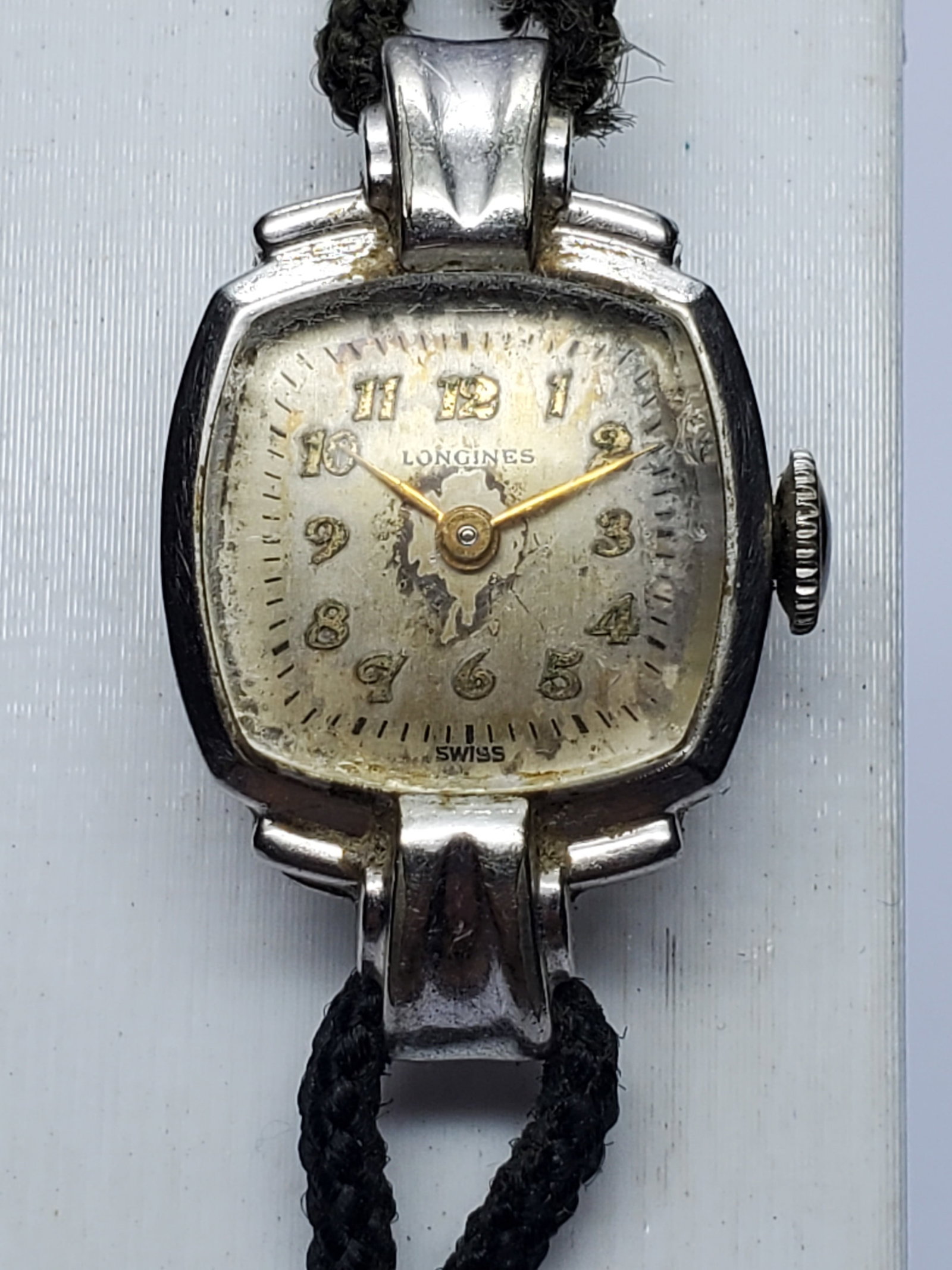 Vintage Longines 5LN 17 Jewel Manual Art Deco Watch, 17x19mm, circa 1948, Running: Discover the timeless elegance of this vintage Longines 5LN ladies dress watch, a beautiful example of Swiss craftsmanship dating to approximately 1948. Founded by Auguste Agassiz in 1832 in Saint Imi