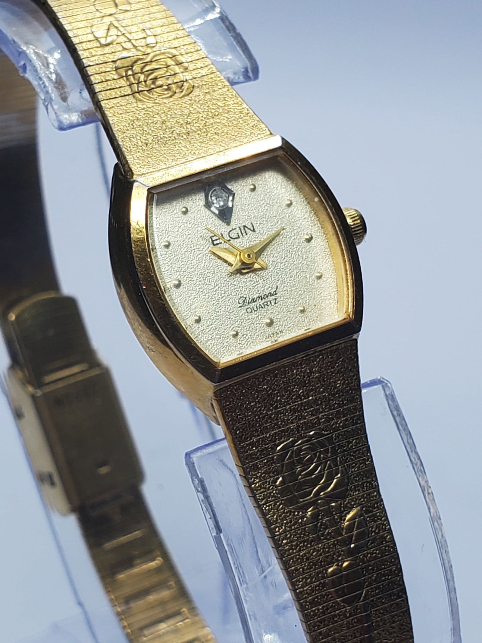 Vintage Elgin Diamond Ladies Dress Watch Roses Bracelet, 1985, Running: This elegant vintage Elgin EK172-007 5Y30 quartz dress watch showcases refined design and timeless appeal from a brand founded in 1864 in Elgin Illinois, historically known for precision watchmaking a