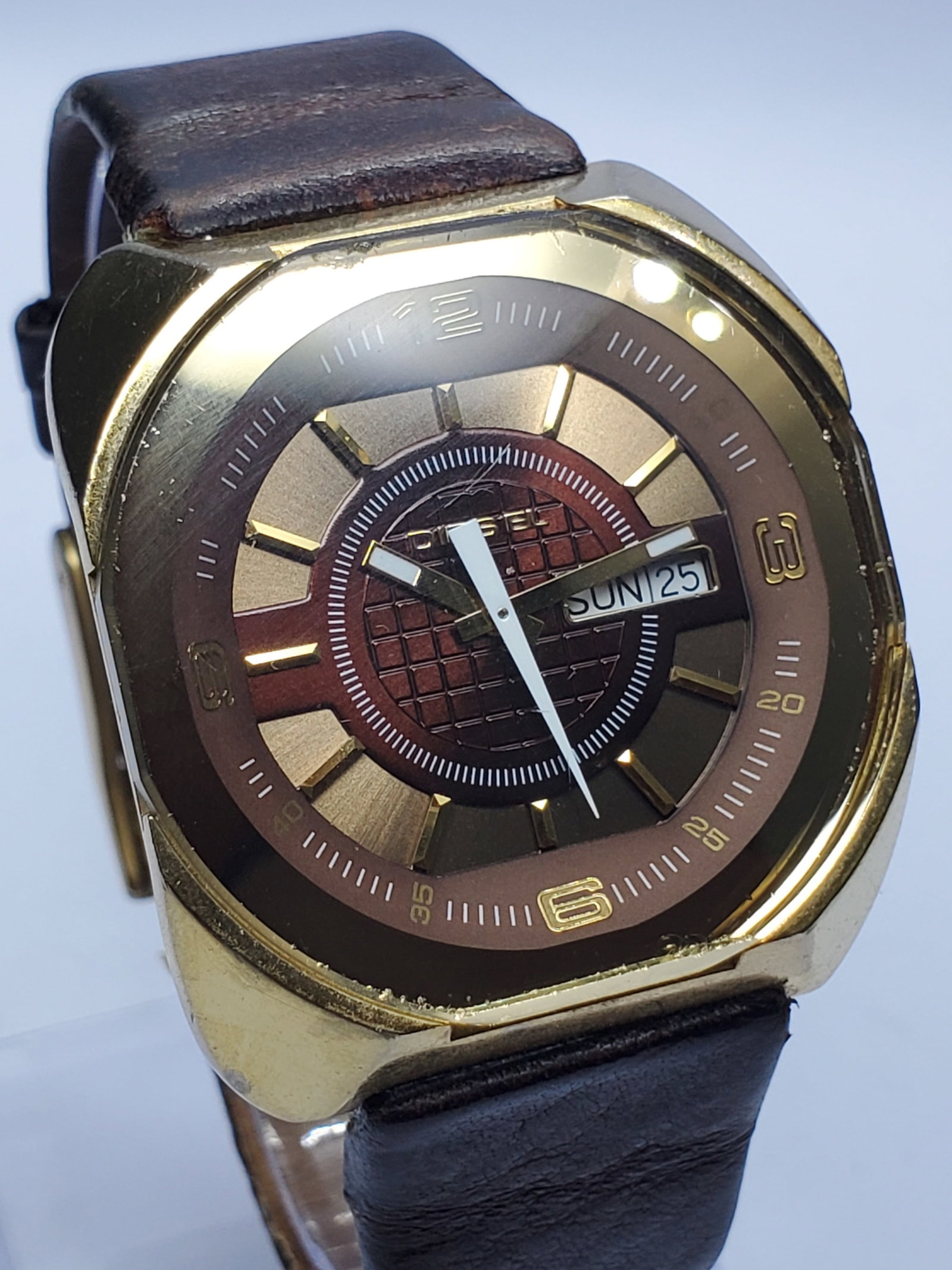 Diesel Only The Brave Gold Tone Retro Designer Watch, 35x38m, 2010s, Running (1 of 14)