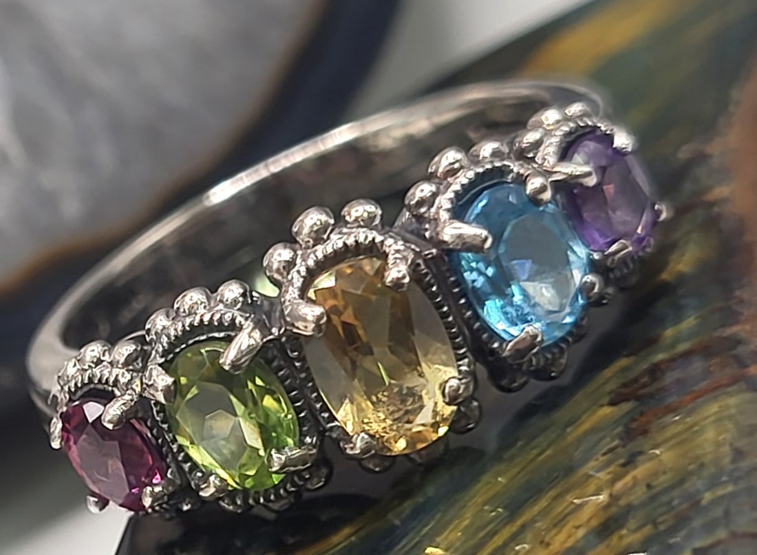 Graduating Colorful Oval Gemstone Ring - Stackable - 4