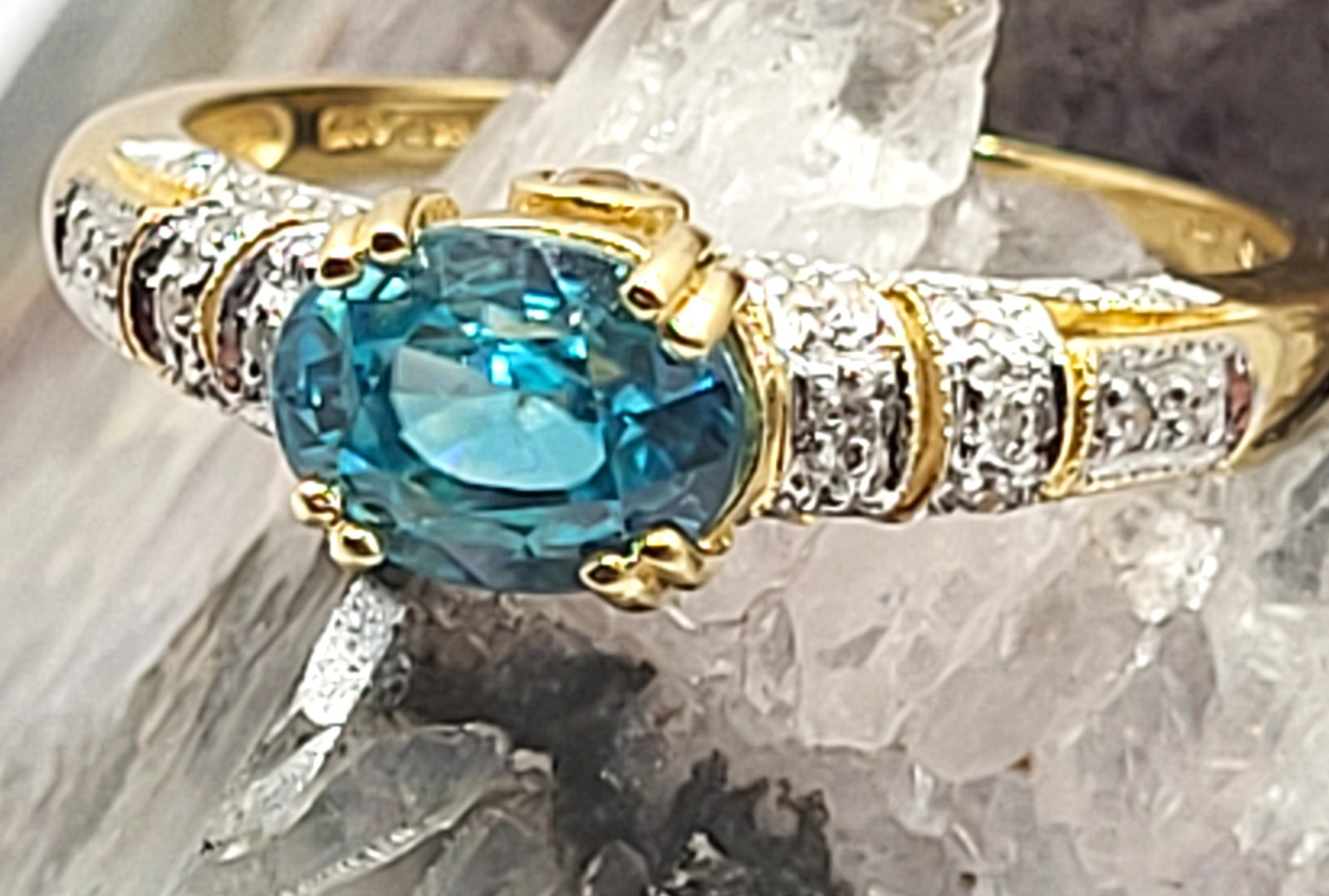 Heavenly Blue Zircon with Teal Overtones Ring with Diamond Shoulders (1 of 9)