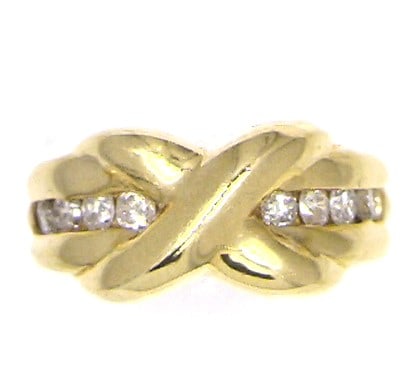 14K Yellow Gold "Kiss" X Ring with Diamonds: Setting: 14K Yellow Gold Main Gemstone: Genuine, Natural Diamond Size: US 6.5 This ring is a perfect match for the necklace in Lot 89 This 14 karat yellow gold ring is set with .54 carats total weight
