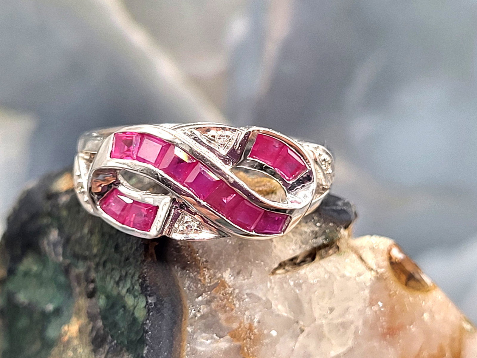 Square-cut Ruby and Round Diamond Infinity Ring - 4