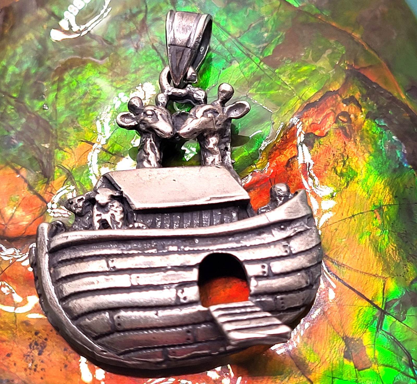 Vintage 3D "Noah's Ark" Pendant .925: Cast in: Sterling Silver Dimensions: 1.5" x 1.75" Designer/Hallmark: G.S.J. (Gold Stone Jewelry, since 1993, New York) "Noah's Ark" has been a hot online topic lately! This is a sterling silver pendan