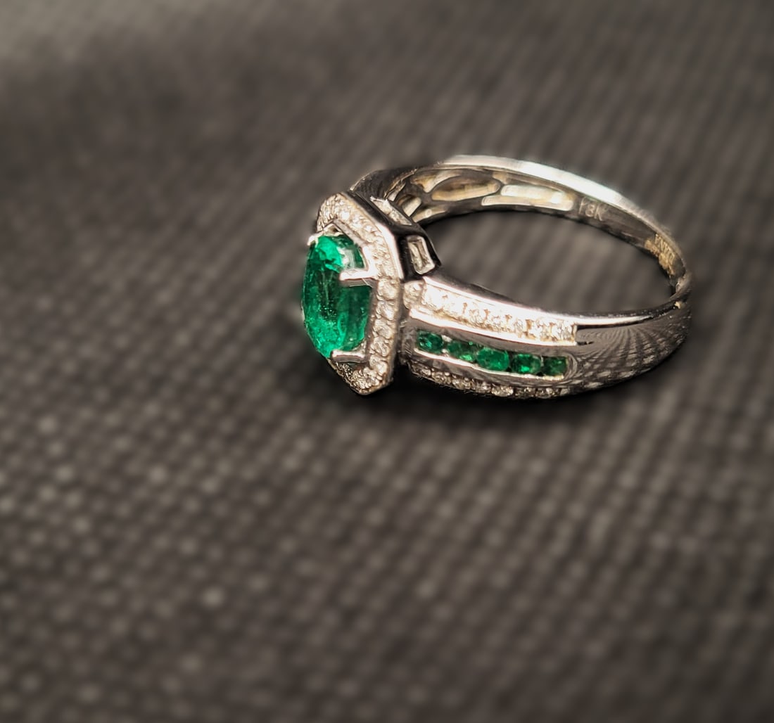 18K Emerald and Diamond Halo Ring Signed Iliana - 7