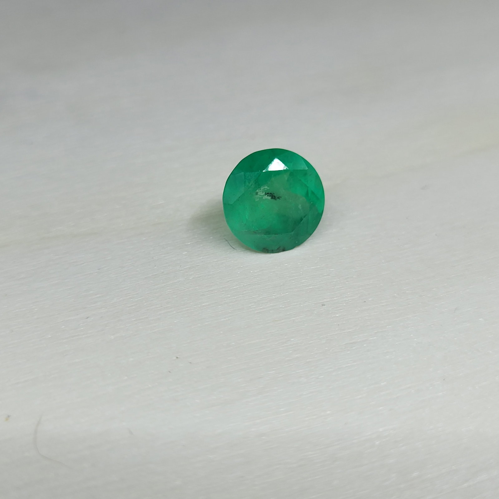 3.98 Round Certified Muzo Emerald - 7