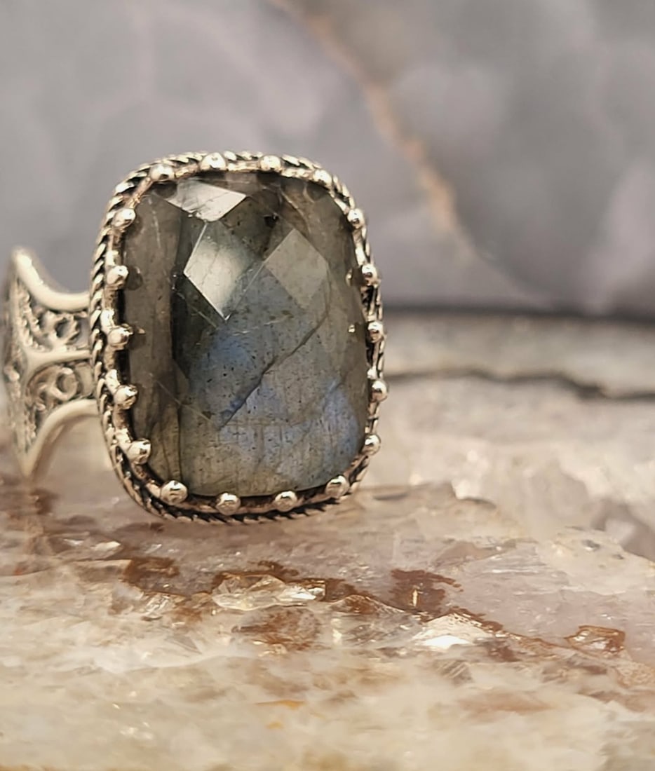 Turkish Threadwork Rose-Cut Labradorite Ring .925 - 7