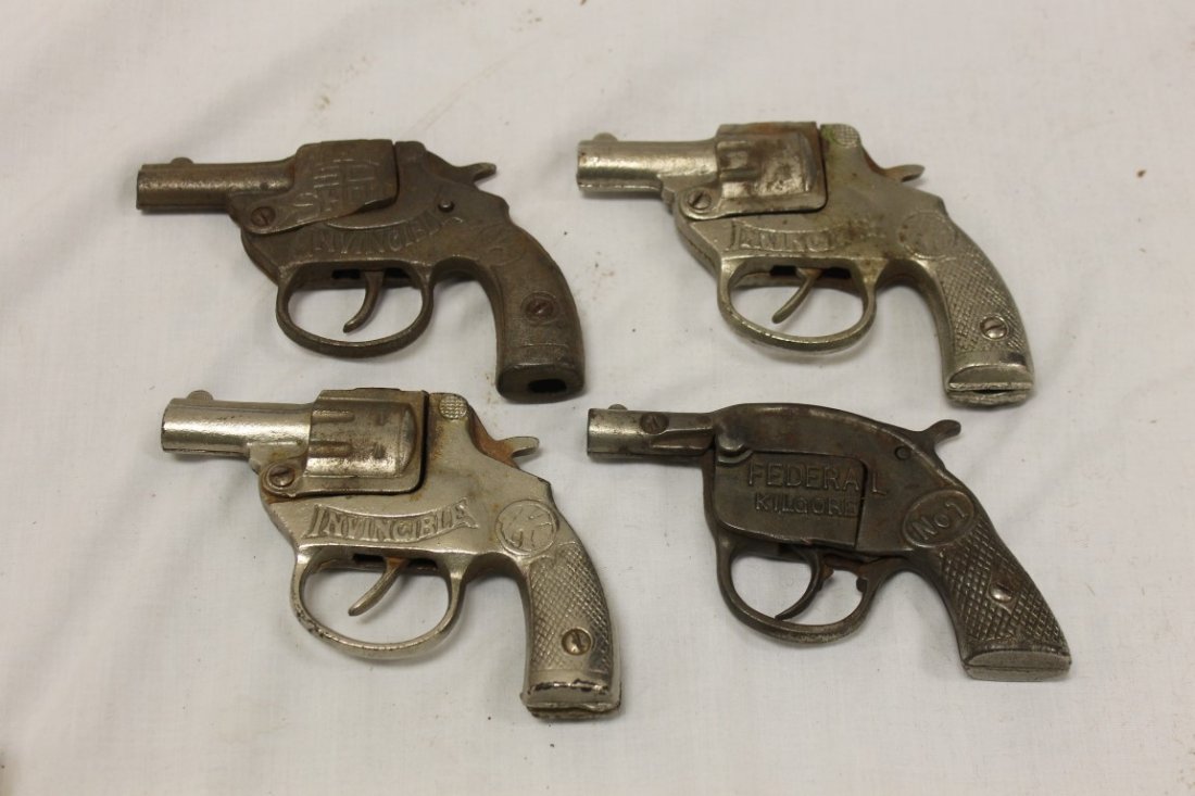Cap Guns: Kilgore Invincible, 1935, 4" (2), Kilgore: Cap Guns: Kilgore Invincible, 1935, 4" (2), Kilgore New 50 Shot Invincible, 1930, 5 1/2", Kilgore Federal No. 1, 1925, 5 1/4"