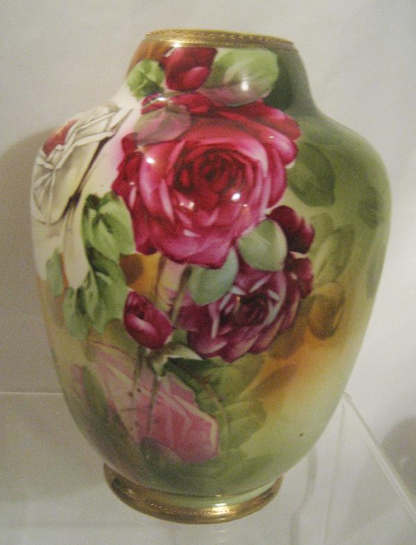 Nippon Green maple leaf 8 1/2" 4-sided vase: Nippon Green maple leaf 8 1/2" 4-sided vase with roses and gold beaded border
