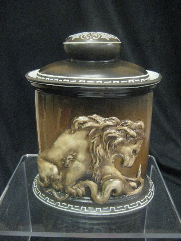 Nippon Green M with wreath humidor with molded lio: Nippon Green M with wreath humidor with molded lion and serpeant.
