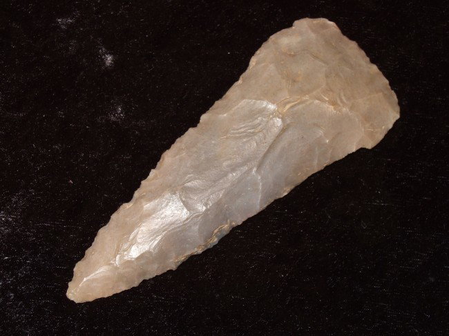 4 3/8" Carter Cave Flint Cobbs Blade. Bath Co., KY: 4 3/8" Carter Cave Flint Cobbs Blade. Bath Co., KY