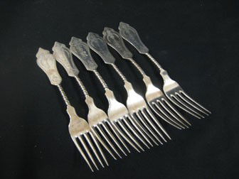 (6) Duhme & Co. coin silver twist handle forks. F: (6) Duhme & Co. coin silver twist handle forks. Five with "A.B. Bohm", one with monogram "R".