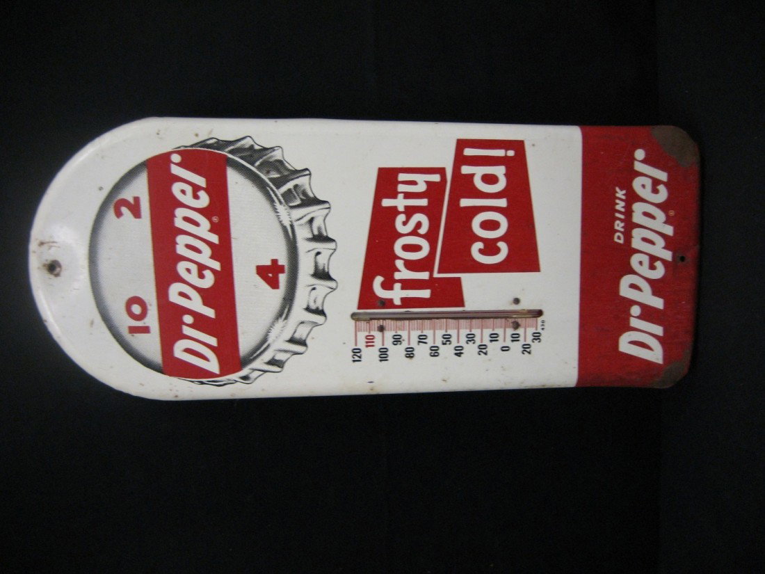 Dr. Pepper Frosty Cold round top thermometer. Rus: Dr. Pepper Frosty Cold round top thermometer. Rusting at bottom corners and at nail holes, app. 6 1/2" X 16".