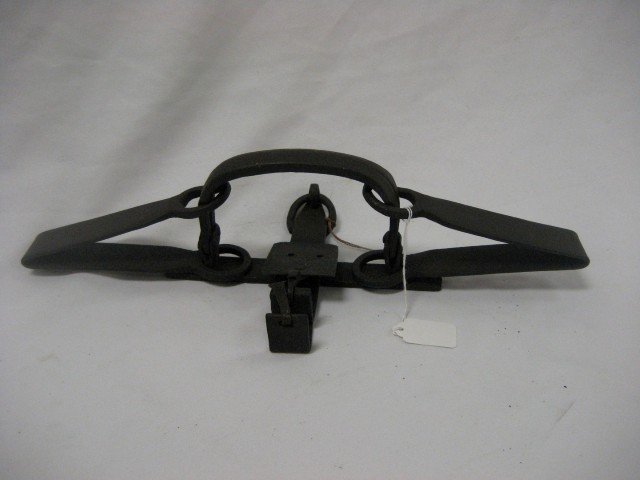 16 3/4" Hubbels iron bear trap: 16 3/4" Hubbels iron bear trap