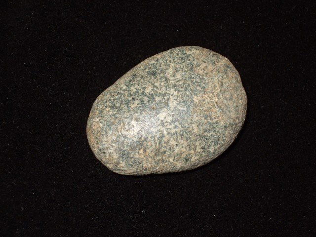 1 3/4" Hardstone loaf stone, Bourbon Co., KY: 1 3/4" Hardstone loaf stone, Bourbon Co., KY