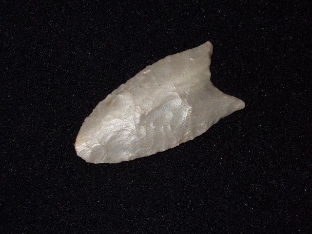 2 1/4" Carter Cave flint Clovis point, Mason Co., : 2 1/4" Carter Cave flint Clovis point, Mason Co., KY. Ex: Tom Lipscomb Collection