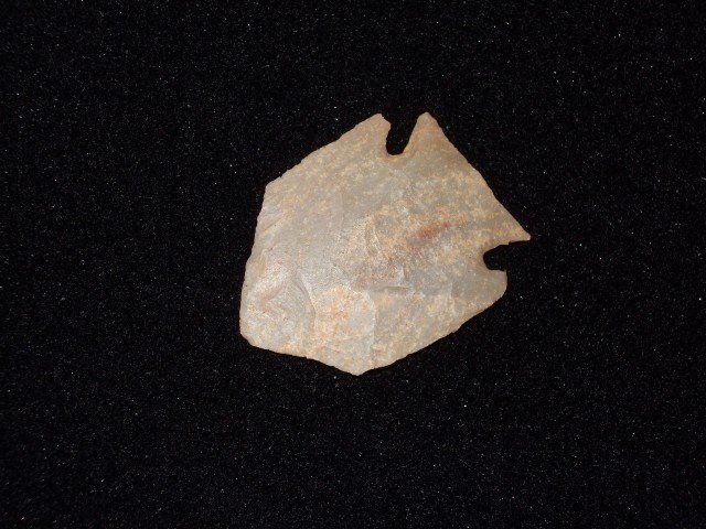 1 5/16" Carter Cave flint Jacks Reef point found b: 1 5/16" Carter Cave flint Jacks Reef point found by C.H. Long in Scott Co., KY