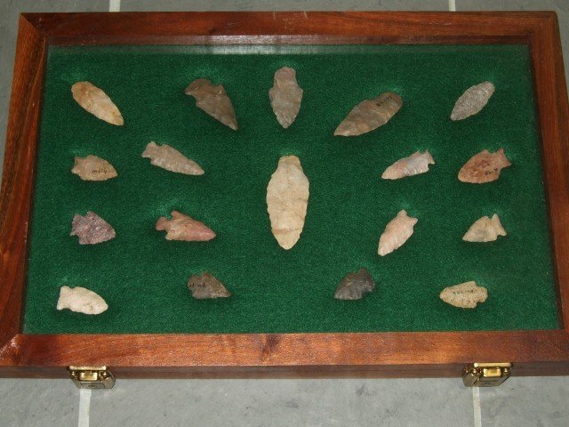 12 X 18 frame of points found in Bourbon Co., KY b: 12 X 18 frame of points found in Bourbon Co., KY by Emil Price prior to 1914