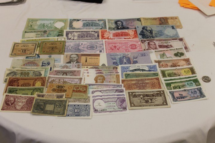 World Currency: 1988 5 Syrian Pounds; 1978 Portug: World Currency: 1988 5 Syrian Pounds; 1978 Portugal 20 Escudos; Slovenia 1; Sudan 1 pound and 25/50 Piastres; Bhutan 1 Ngultrum; Ceskoslovenska 10 Korun; Azerbaycan 1 Danat; Laos 5 Kip; Macedonia 1992