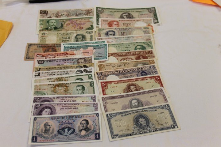 World Currency: Burundi 10 Francs 1981, 1989; Cos: World Currency: Burundi 10 Francs 1981, 1989; Costa Rica 5 (1981) and 20 (1983) Colones; Chile 10,000, 1,000, 50, 1971 500, 50, 10, 5, 10, 5, 1 1/2 Escudos, 1975 5 pesos, 1942 1 peso; Columbia 100 pes