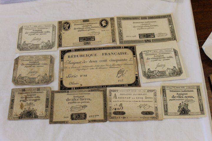 18th centruy French Assignats with watermarks: 17: 18th centruy French Assignats with watermarks: 1791 cinq Livres; 1792 Quinze sols Serie 1118; 1792 Dix Livres Serie 4953me; 1792 Vingt-cinq Livres Serie 277; (3) 1793 Cinquante Sols Serie 2705, 2989, 
