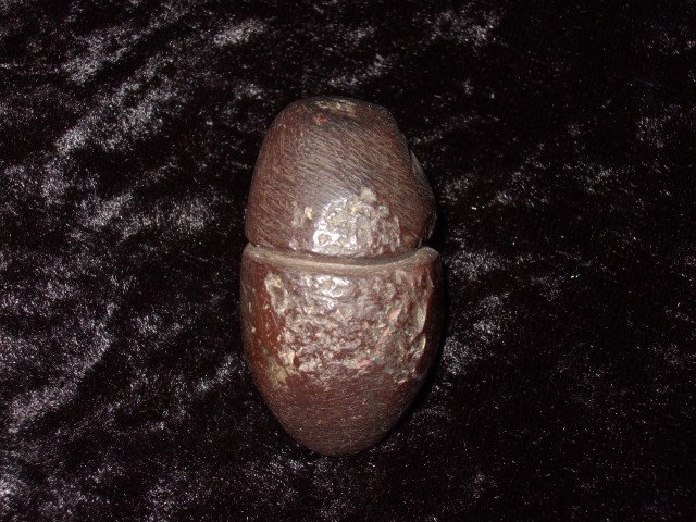 1 1/2" Grooved Hematite plummet found by K. Worline: 1 1/2" Grooved Hematite plummet found by K. Worline in Lewis Co., KY in 1983