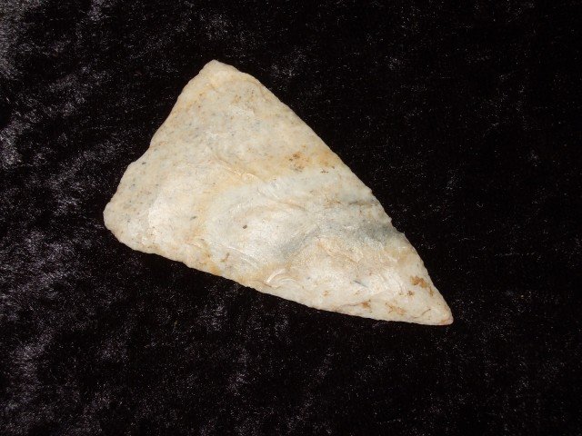 1 13/16" Boyles flint Fort Ancient triangle, Mason : 1 13/16" Boyles flint Fort Ancient triangle, Mason Co., KY